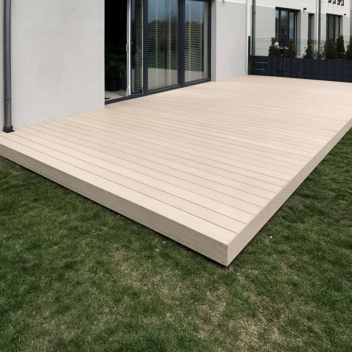 Deska Tarasowa Kompozytowa Premium Ecru / Dąb Jasny – dł. 4 m Deska Tarasowa Kompozytowa Premium Ecru / Dąb Jasny – dł. 4 m