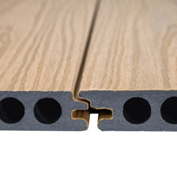 Kompozitná Terasová Doska Seamless Dub – 4 m